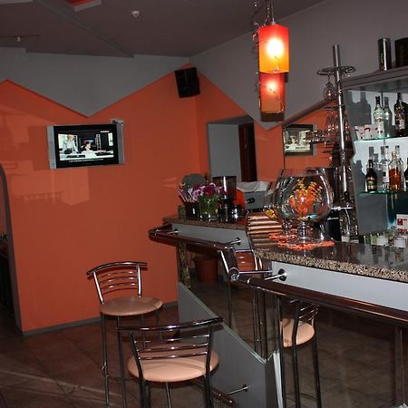 Hotel Gostynnyi Dvir 부차 외부 사진